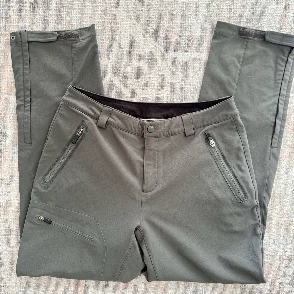 REI Women’s Green Pants Size 10